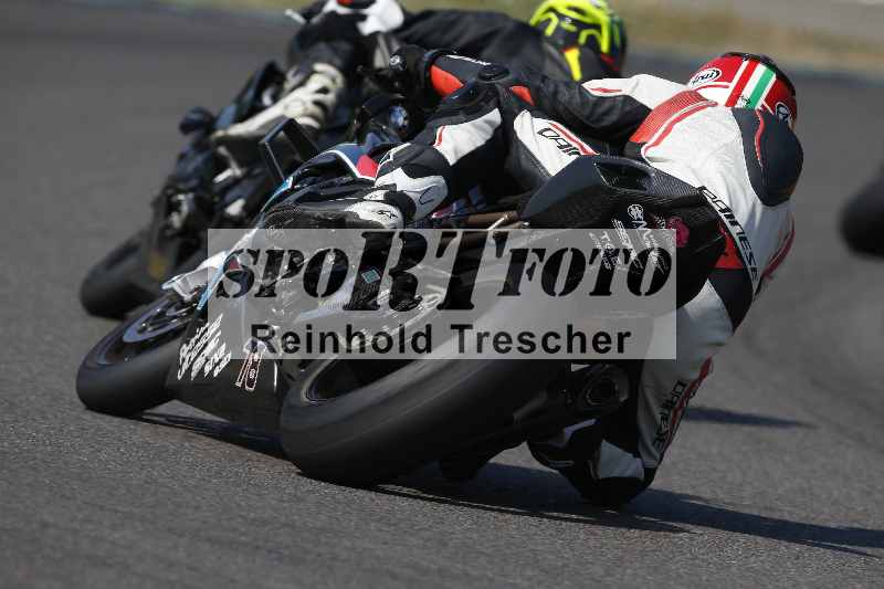 /Archiv-2023/28 05.06.2023 Moto Club Anneau du Rhin/rouge-expert/unklar